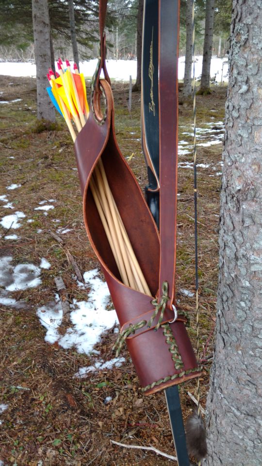 Rustic Traditional Side Quiver Para Cord Stitched Archery Quivers