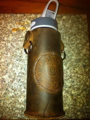 Carrier_bottle_Leather_front.jpg