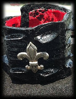 Gator cuff
