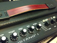 Fender Mustang I Custom Handle Installed