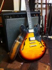 Sunburst strap, on stage