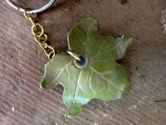 Leather Ivy Leaf Keychain
