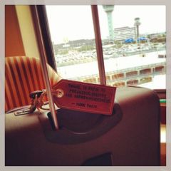 Travel tag kendy reen in amsterdam.jpg