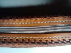 Pencil case: detail of the zipper stitching
