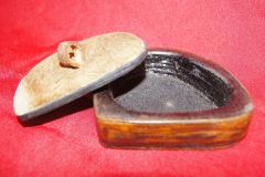 Laminated leather box for jewelery