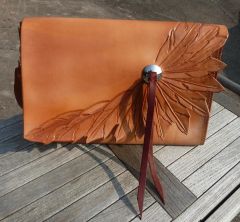 messengerbag feathers final