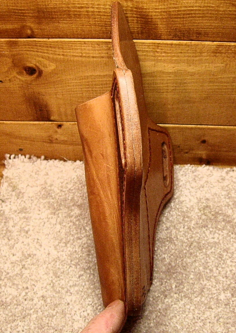 Flat back pancake holster