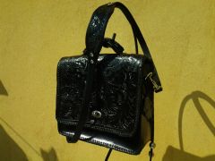 tooled hand/schoulder Bag