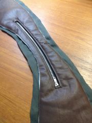 Golf bag rear zipper panel