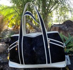 Black and white hair on tote