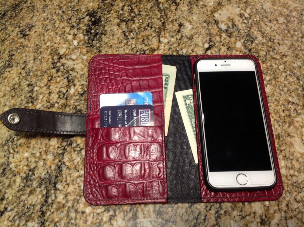 AlligatorPhoneWallet1LR.jpg