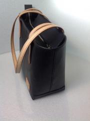 BlackTote41LR.jpg