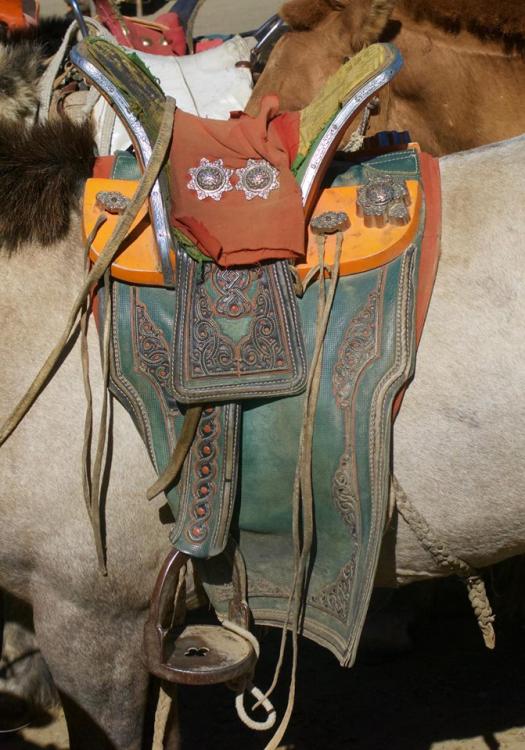 mongol saddle 2.jpg