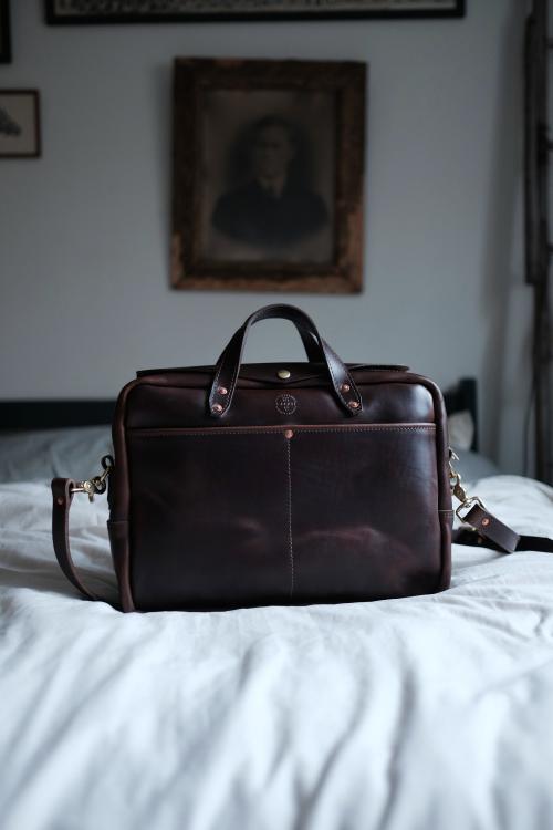 sb_briefcase_brown_1.jpg