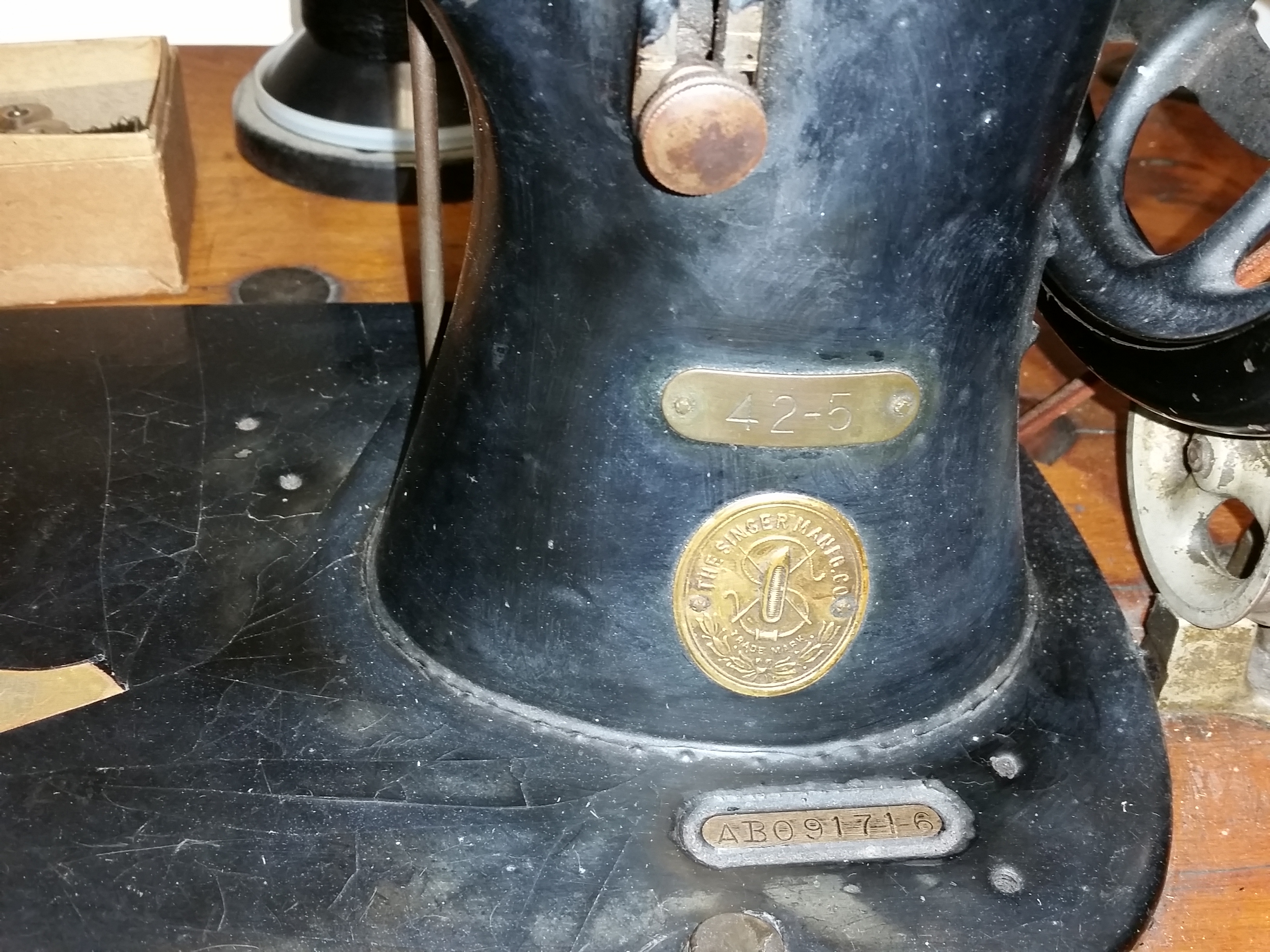 Why is the head structure of a leather sewing machine important? -  Knowledge - Topeagle Sewing Machines