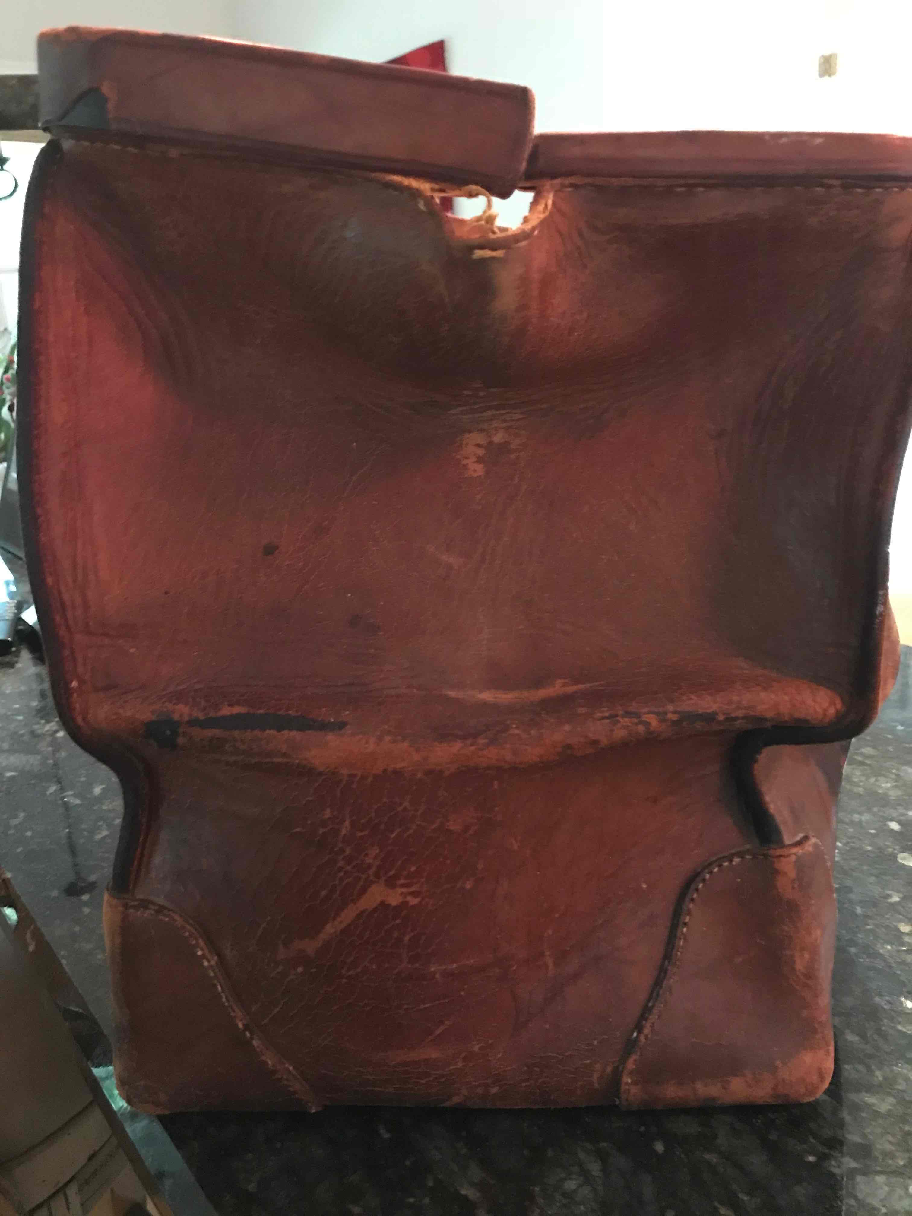 RESERVED Gladstone Bag / Doctors Bag / Antique Leather 