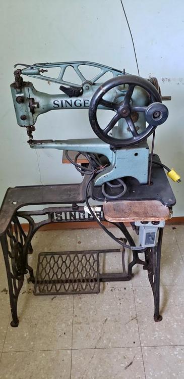 Singer sewing machine.jpg