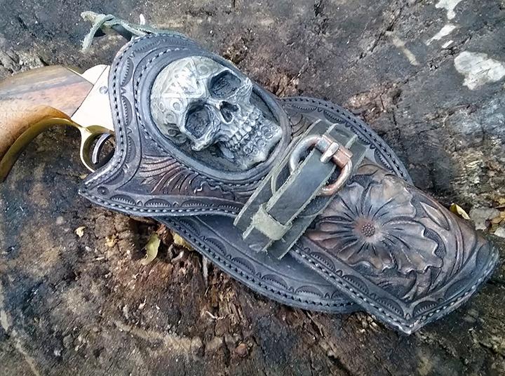 SkullHolster1.jpg.afdde6ab402dab39364281e7c90e91f2.jpg