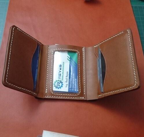 Trifold_wallet_3.jpg.24c01089151201fab9918bd305287a15.jpg