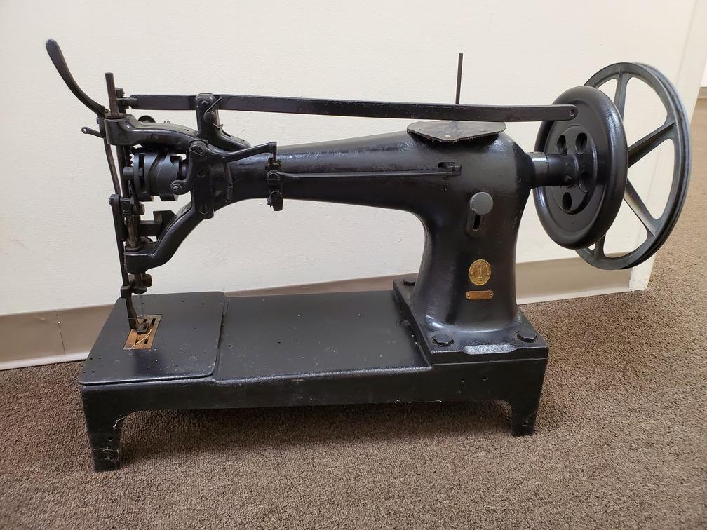 Singer Class 7-2 Harness Leather Sewing Machine