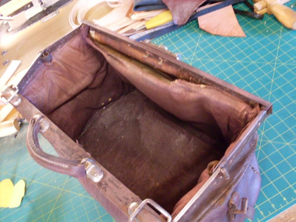 Gladstone Bag 007.jpg