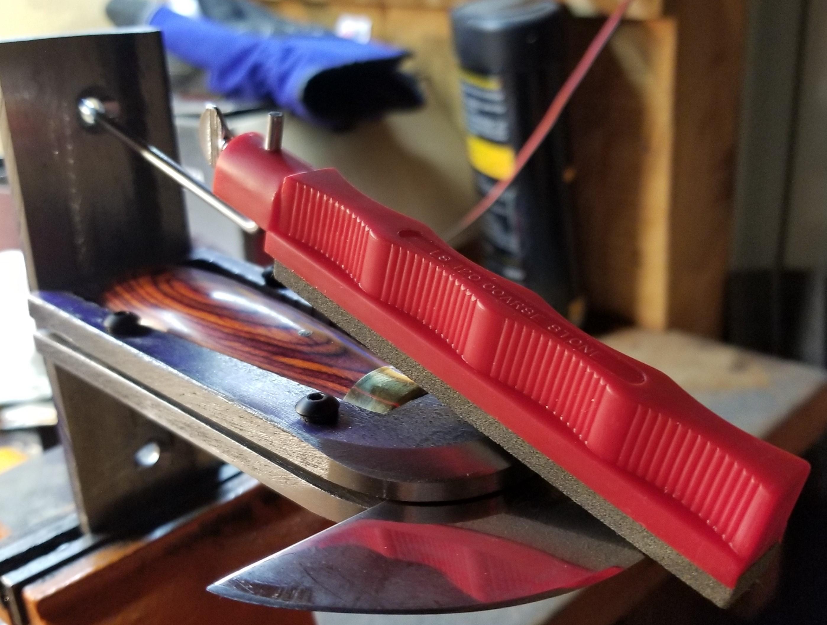 3D Printed Knife Sharpening Tool Makes The Job Easy
