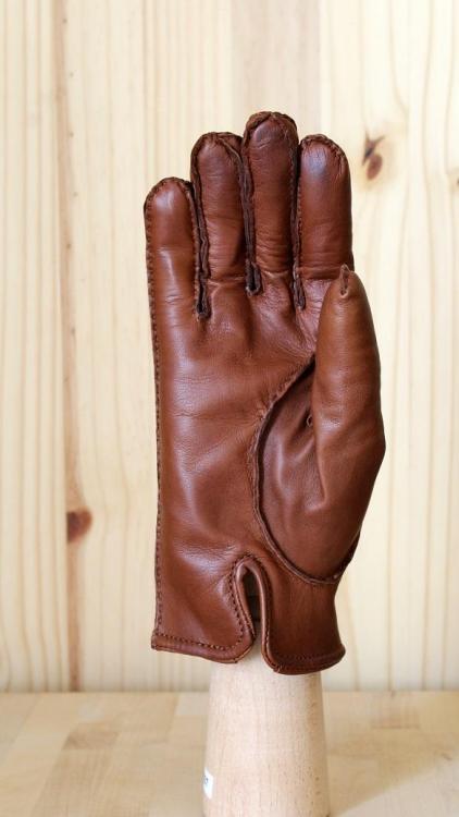 Glove - Sheep Cognac - 2.jpg