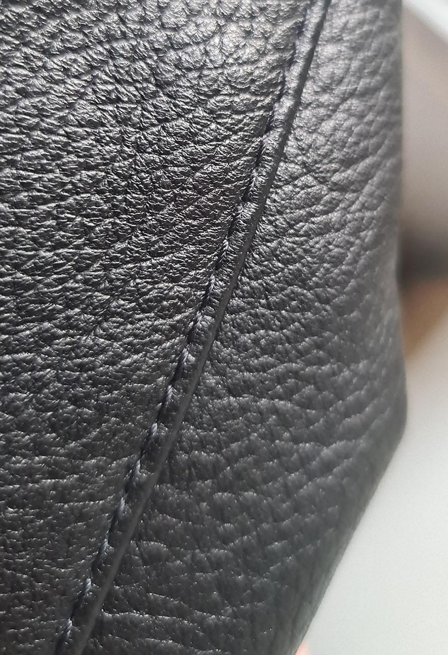 Can a leather worker repair this hole to a point that it doesn't look  noticeable? : r/Louisvuitton