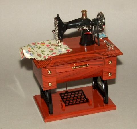 Sewing machine music box, 01LWs.jpg