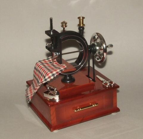 Sewing machine music box, 02LWs.jpg